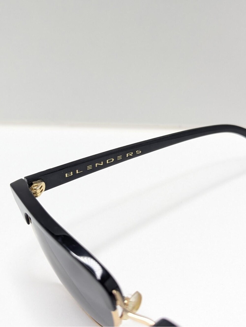 Blenders Eyewear Black Betsy Cat 3 Sunglasses Discontinued Eyeglasses Dark Lens - Picture 6 of 9
